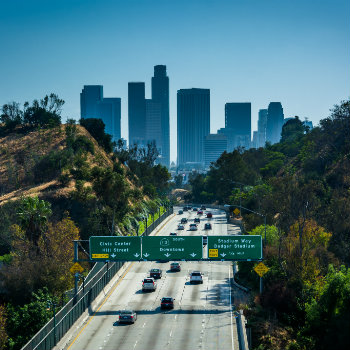 Vista de la autopista 110 desde el puente de Park Row Drive, Los Ángeles