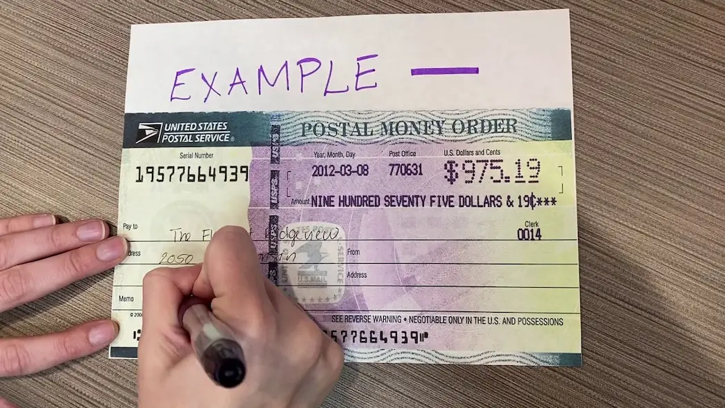 Cómo llenar un Money Order para pagar la renta (IRS)